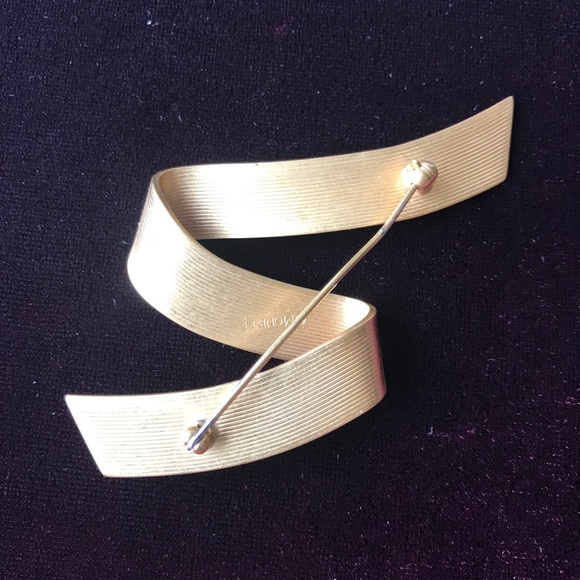 LOOK!!! FOUR VINTAGE GOLD MONET BROOCHES! - Picture 5 of 8